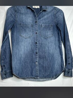 Madewell Denim Shirt Women's Classic Pockets Fade 100% Cotton Soft. Size XS.